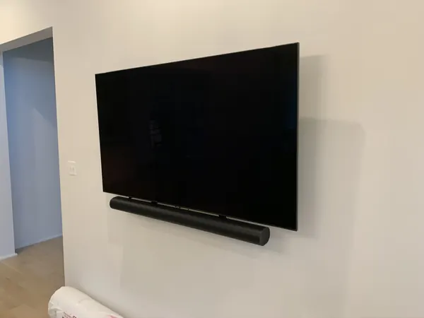 OLED TV wall mounting with Sonos Arc soundbar mount